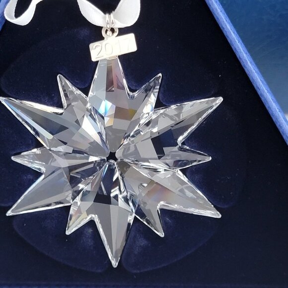 Swarovski 2017 Annual Crystal Limited Edition Star Ornament for 2017 - Picture 4 of 9